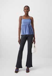Pieces PCSULLY PEPLUM STRAP - Viršus - hydrangea