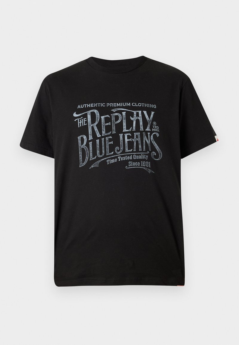 Schwarzes Baumwoll-T-Shirt mit einem Vintage-Grafikdesign in Hellblau. Der Text umfasst "Replay Blue Jeans" und "Authentic Premium Clothing."
