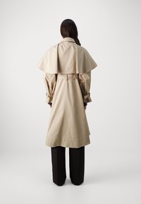 KARL LAGERFELD TRANSFORMER - Trench - taupe