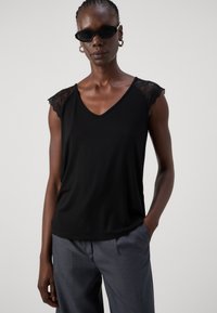 ONLY Tall ONLPETRA MIX  - Potiskana majica - black
