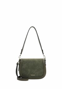 Sac en daim vert à bandoulière, avec des accessoires en métal argenté, des coutures contrastées, une texture lisse et une sangle ajustable. Forme rectangulaire avec une fermeture à rabat.