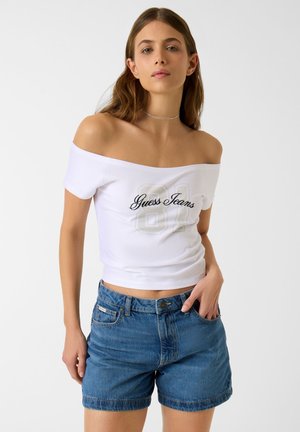 OFF-SHOULDER - T-shirt con stampa - weiß