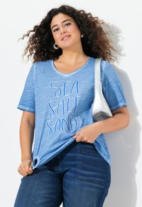 Ulla Popken Camiseta estampada - skyline blue