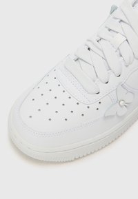 Thumbnail Image 9