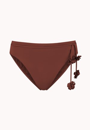 Braune Bikinihose mit seitlicher Schnürung und drei floralen Stoffdekorationen auf schlichtem weißem Hintergrund.