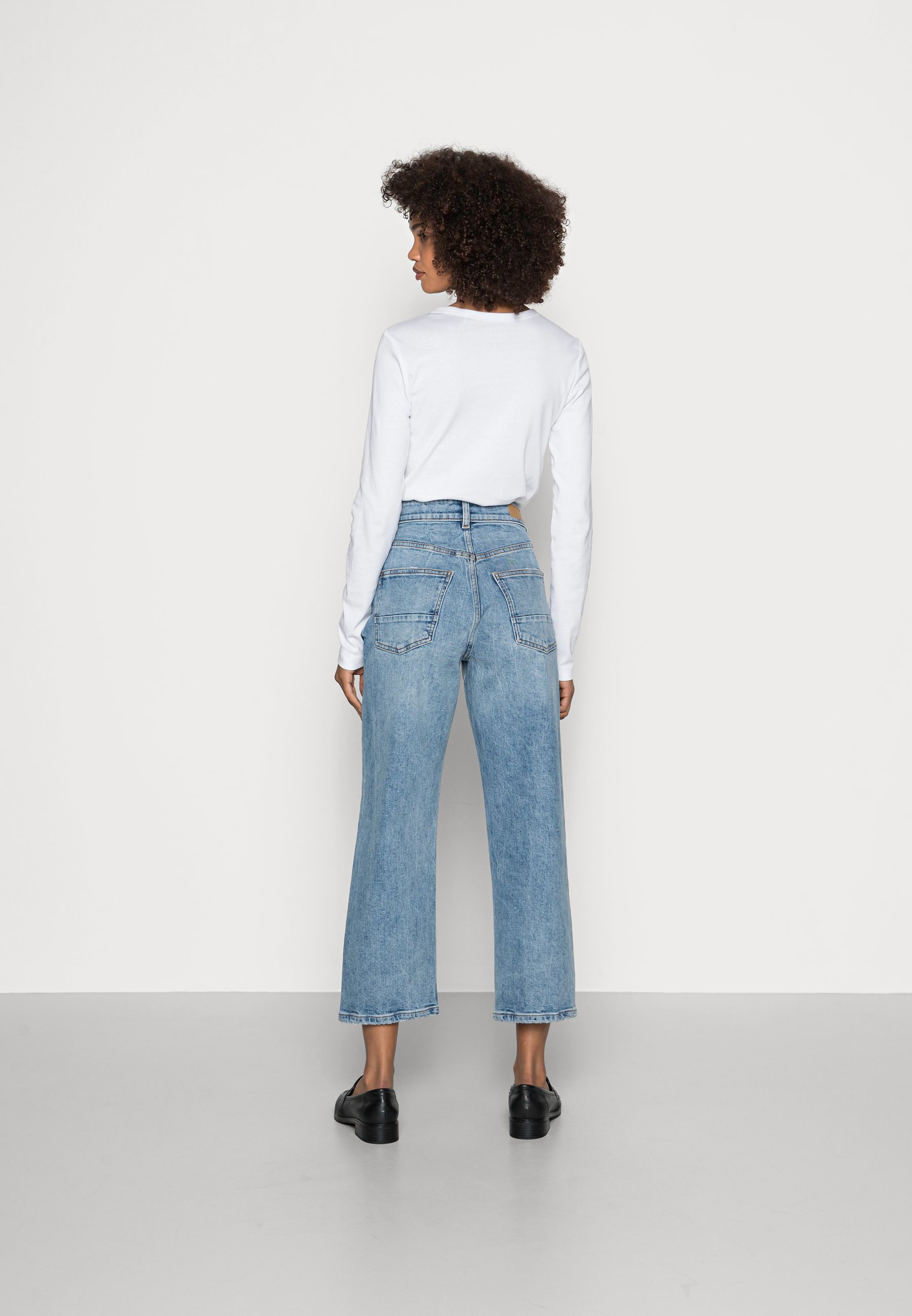Esprit DAD FIT - Straight leg jeans - blue light wash/light-blue denim -  Zalando.ie