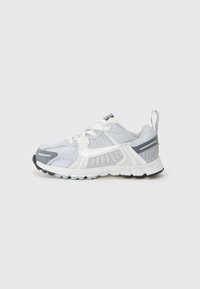 Unausgewählt, pure platinum-coloured/metallic silver-coloured/summit white/dark grey