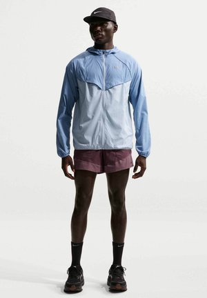 M NK DF 5BF STRIDE NVLTY  - Korte broeken - dark wine/tattoo/burgundy crush/refblk