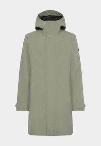 Manteau imperméable vert clair avec capuche, coupe droite, fermeture éclair sur le devant, poches latérales et manches à boutons. Texture lisse, design minimaliste.