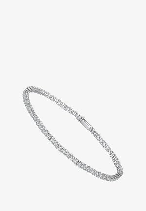 Pulsera de tono plateado hecha de eslabones de metal entrelazados, con piedras en posiciones alternas para añadir textura y brillo. Cierre de broche.