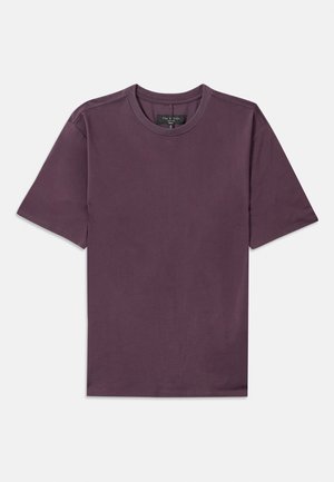 Plain short-sleeve crew neck t-shirt in dark mauve with visible brand label sewn inside the collar.