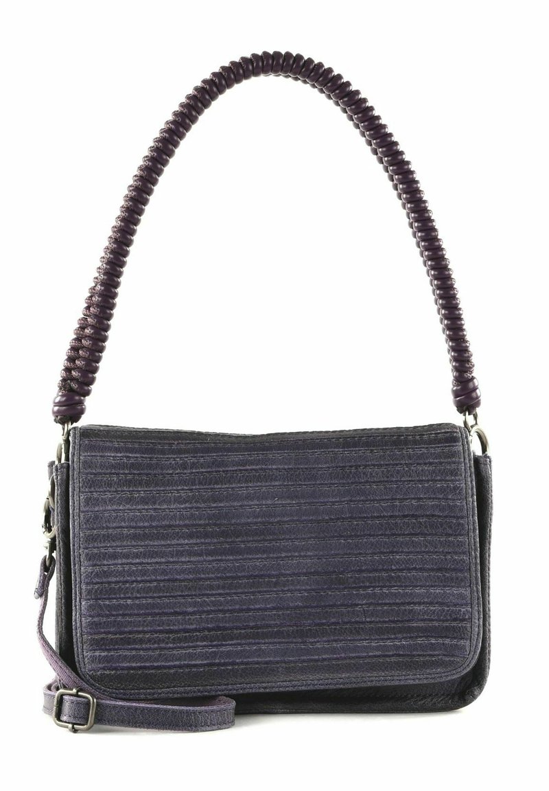 Sac à main en cuir violet texturé avec des coutures horizontales, une poignée supérieure enroulée et une bandoulière réglable.