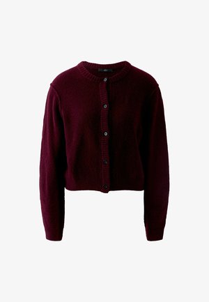 Burgunderfarbene, kurz geschnittene Strickjacke aus weichem Material, mit Rundhalsausschnitt, Knopfverschluss und gerippten Bündchen für Textur und Detail.