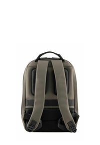 Sac à dos gris avec des bretelles rembourrées réglables, finition lisse, accents en maille, poignée supérieure et fermeture zippée. Caractérise un design élégant et fonctionnel.