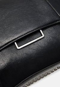 Even&Odd Torba preko tijela - black