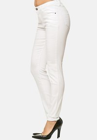 Elara STRETCH - Vaqueros pitillo - weiß