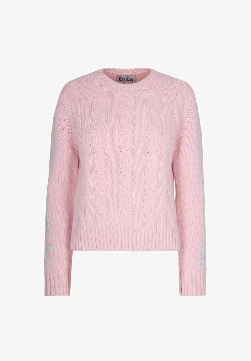 Maglione a misto rosa chiaro, lavorato a treccia, con maniche lunghe e polsini e orlo a costine, dotato di un collo rotondo e dettagli testuali sottili sulle maniche.