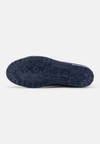 Thumbnail Image 6