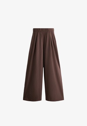 OYSHO, WATER-REPELLENT PINSTRIPE WIDE-LEG TROUSERS - Pantalon classique - chocolate red