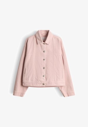 Veste en denim rose clair avec col, fermeture boutonnée à l'avant, manches longues et poches latérales fendu, présentée sur fond blanc.