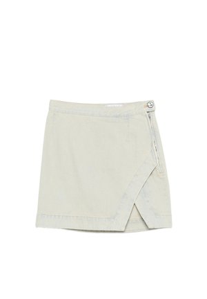 Gonna a portafoglio beige chiaro con zip e chiusura con bottone davanti, con dettaglio di sovrapposizione asimmetrica sul lato destro.