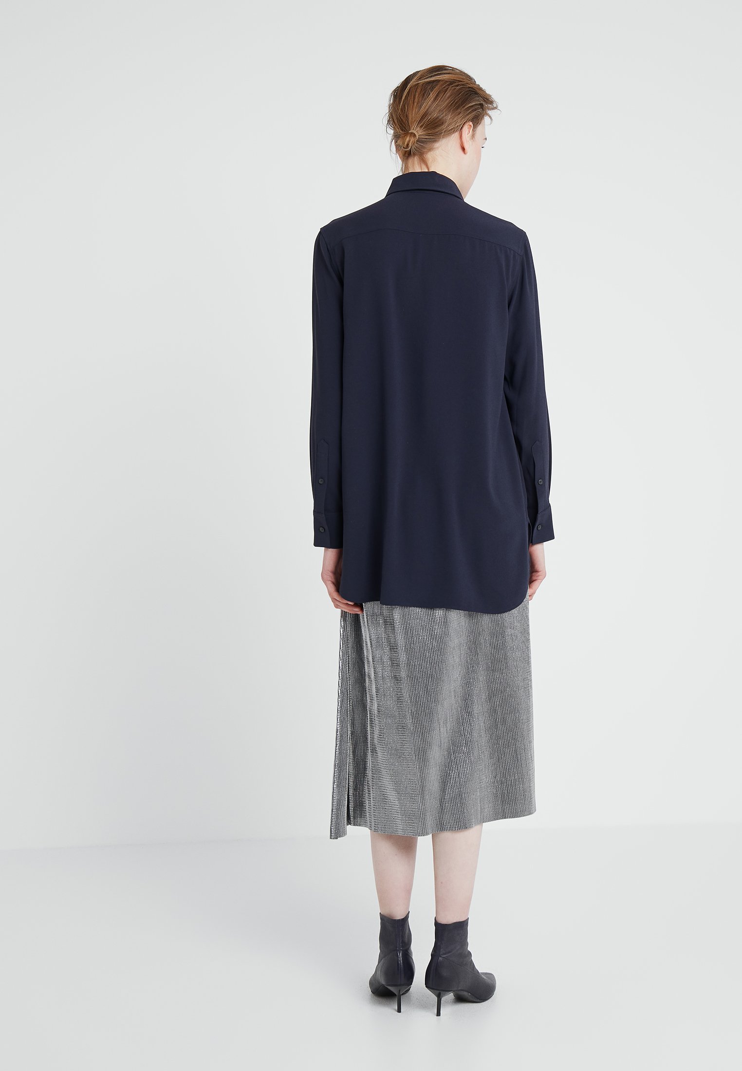 Filippa K LONG CREPE SHIRT Skjorte navy Zalando.no Filippa K LONG CREPE SHIRT Skjorte navy Zalando.no