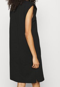 JUST FEMALE Denní šaty - black