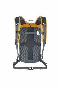 Schwarzer und orangefarbener Rucksack mit gepolsterten, ergonomischen Schultergurten und einer strukturierten Rückwand. Verfügt über verstellbare Gurte und einen sicheren Schnallenverschluss.