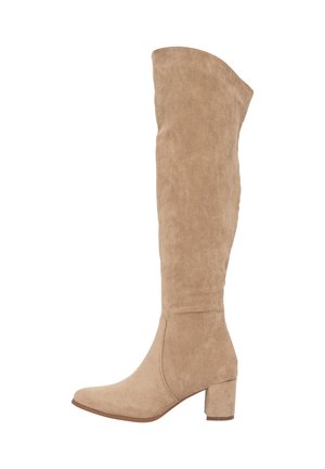 Stivali in suede beige al ginocchio con punta affusolata e tacco a blocco, caratterizzati da una texture liscia e un design minimalista.