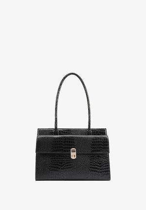 Sac à main en cuir noir avec une texture crocodile, au design structuré et doté d'une poignée supérieure. Comprend un rabat avant et une fermeture à clasp métallique.