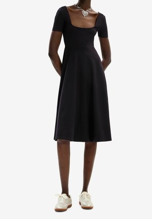 Denní šaty - black