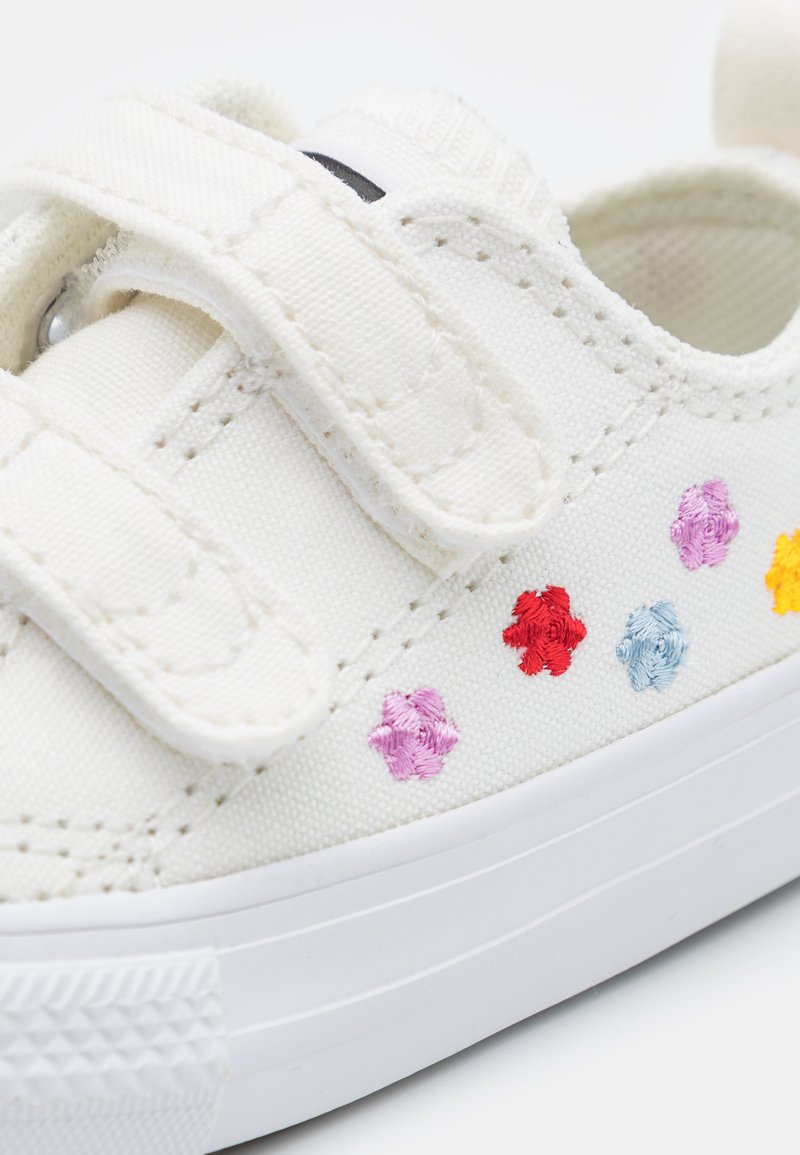 Kinder Sneaker low | Converse CHUCK TAYLOR ALL STAR UNISEX Sneaker low vintage white/white/beyond pink/offwhite - YB83117 Kinder Sneaker low | Converse CHUCK TAYLOR ALL STAR UNISEX Sneaker low vintage white/white/beyond pink/offwhite - YB83117