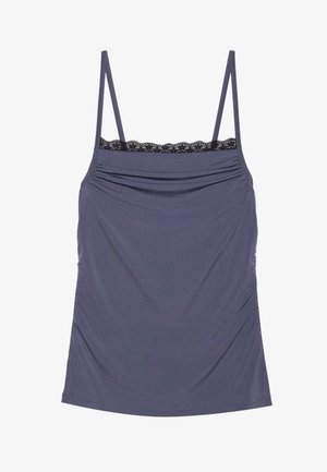 Sötét szürke pántos blúz állítható pántokkal, fekete csipke díszítéssel a tetején és redőkön az elején. Puha szövettextúra.