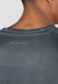 MOROTAI Top - schwarz