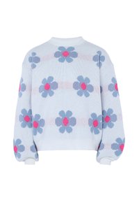 Pulover tricotat de culoare albastră deschisă, cu un model floral în gri deschis, gri închis și roz, cu guler rotund și manșete cu refile.
