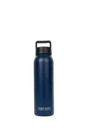 Borraccia isolata blu con tappo a vite nero e manico per il trasporto, logo "Regatta Great Outdoors" sulla parte anteriore.