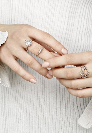 Pandora SPARKLING WISHBONE - Ring - rose gold plated