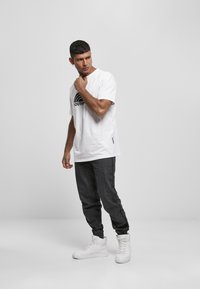 Southpole Džíny Slim Fit - acid washed black