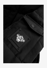 Geselecteerd, black