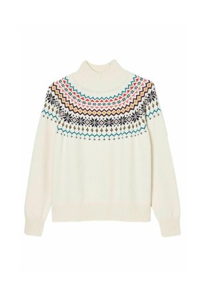 Strickpullover in Creme mit mehrfarbigen geometrischen Mustern; kombiniert mit braunen Jogginghosen und braunen Sandalen mit weißen Akzenten.