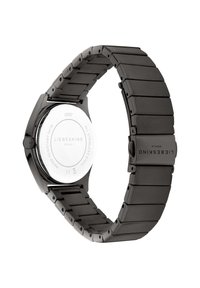 Runde Uhr mit mattem schwarzen Edelstahlgehäuse und -armband, glatter Oberfläche und minimalistischen Design mit einem Logo auf der Schließe.