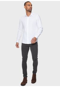 Threadbare OLLY LUXE - Camisa elegante - weiss