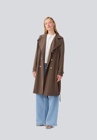 Modström HIRO - Trenchcoat - espresso