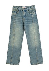 Jeans de mezclilla en azul claro con un diseño de tiro alto, forma recta en las piernas y acentos de tachuelas a lo largo de las costuras laterales.