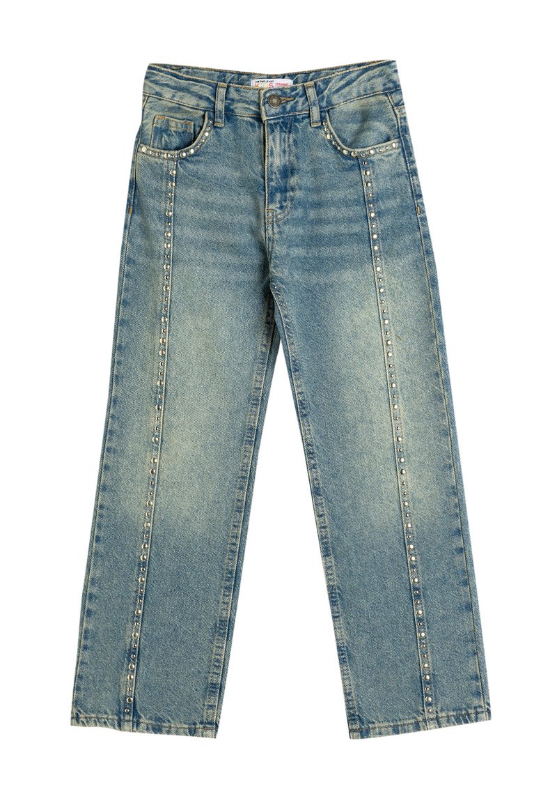 Jeans de mezclilla en azul claro con un diseño de tiro alto, forma recta en las piernas y acentos de tachuelas a lo largo de las costuras laterales.
