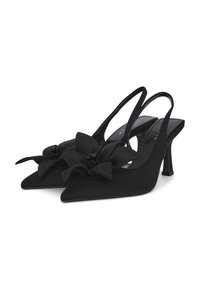 Le décolleté neri a fascia mostrano una punta affilata, un'applicazione floreale sulla tomaia e un tacco a blocco sottile. Realizzati in tessuto liscio con finitura satinata.