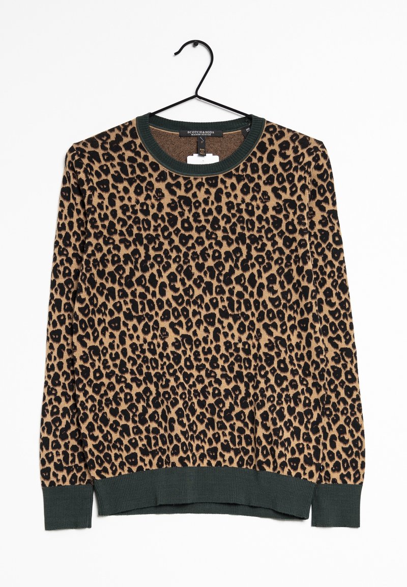 Pull en tissu tricoté à imprimé léopard marron et noir, avec un col et un ourlet côtelés vert foncé, manches longues et fentes sur les côtés.