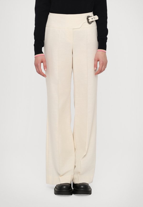 Trousers - cloud dancer