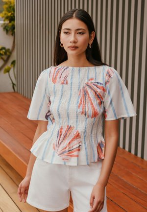Next REGULAR FIT - SMOCKED SLASH NECK SHORT SLEEVE TOP  . - Blouse - ecru shell print