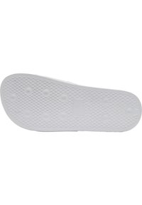 Hummel POOL SLIDE RETRO UNISEX - Sandales de bain - white multicolor